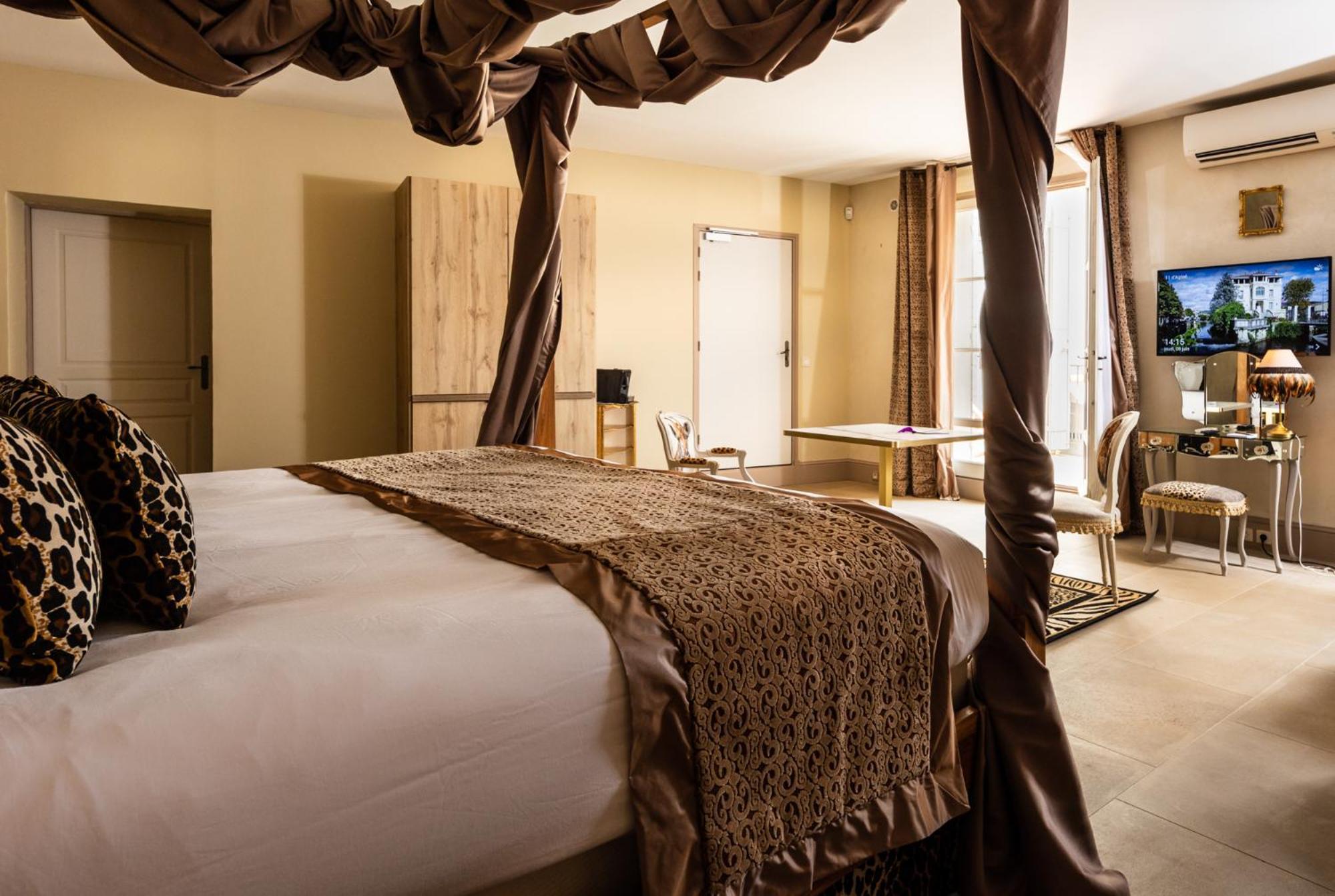 Le Clos Violette Et Le 11 D'Aglae - Hotel De Charme Design De Luxe LʼIsle-sur-la-Sorgue Dış mekan fotoğraf